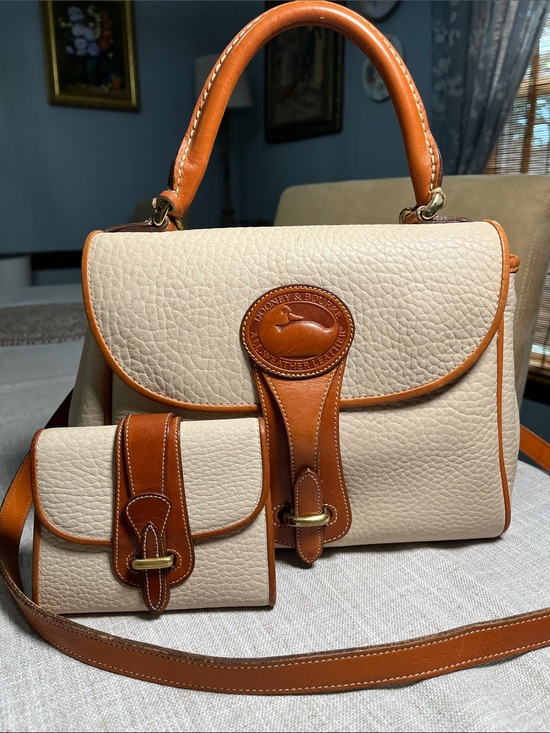 Dooney & Bourke Handbags - Vintage Dooney & Bourke AWL Essex Top Handle Tote with Wallet.